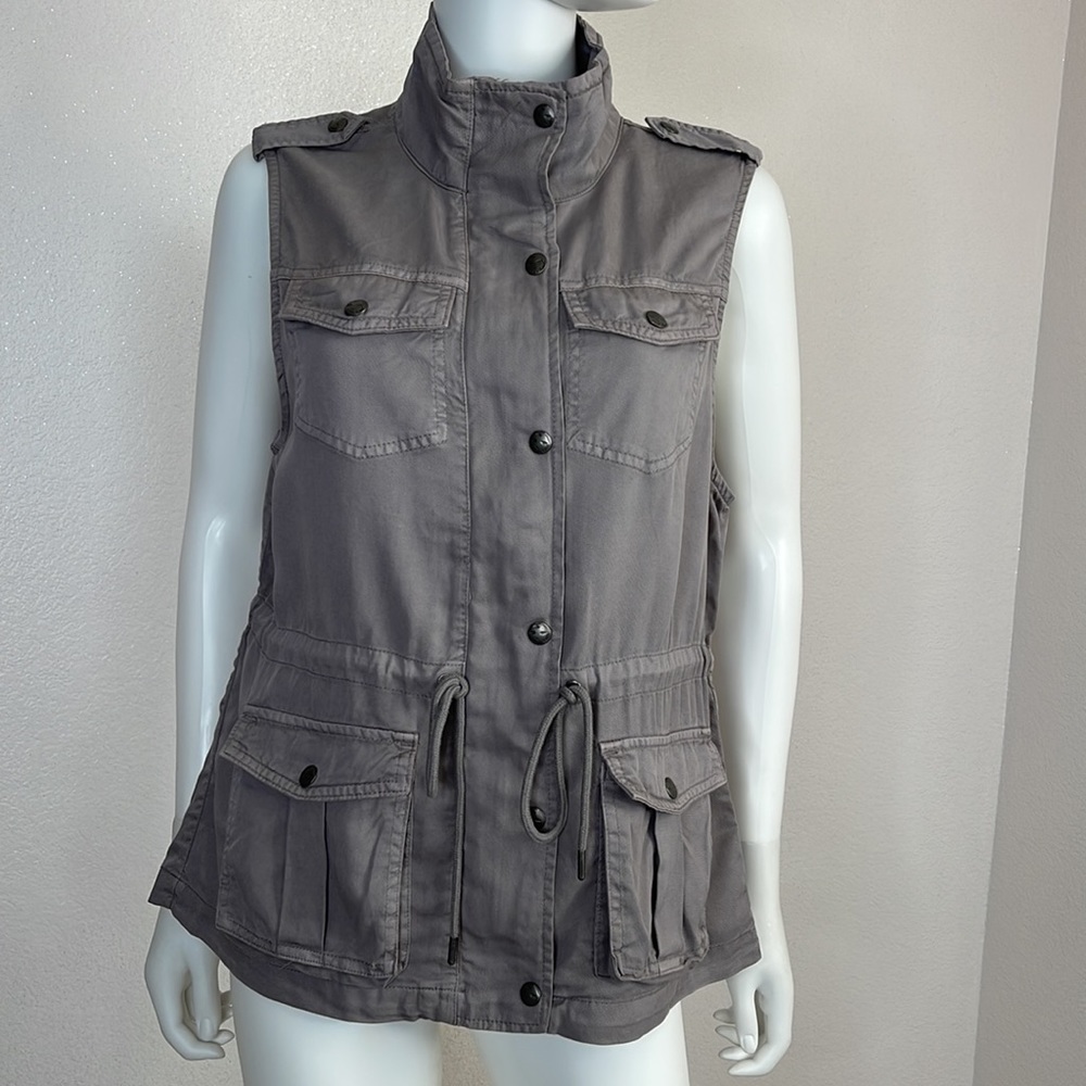 Women's Gray Utility Vest with Drawstring Waist 
Max Jeans L gray utility vest
